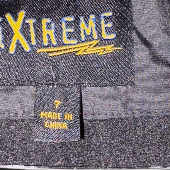 Extreme Children’s Black Puffer Jacket with fleece lining Size 7 - Picture 6 of 7